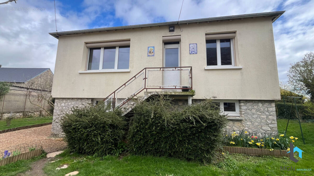 Maison à NEUVY-EN-DUNOIS