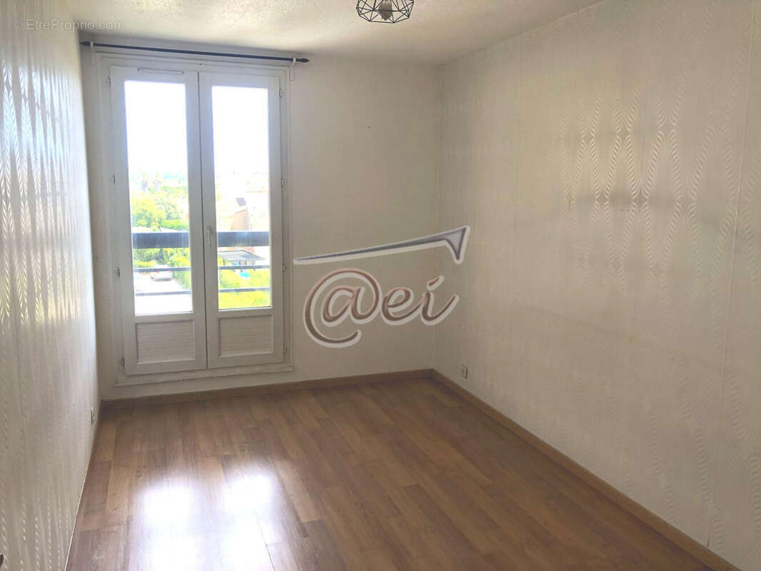 Appartement 61 m² à Marignane  - photo 9