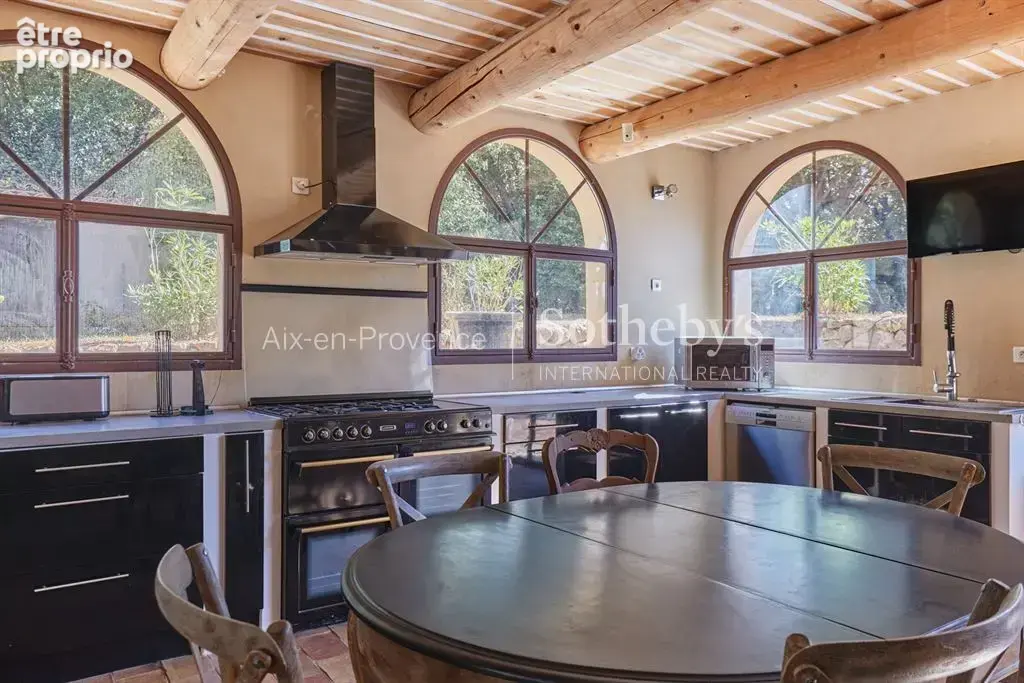 Propriété au Cœur de la Nature avec 3 dépendances - À 5' d'Aix-en-Provence - photo 5