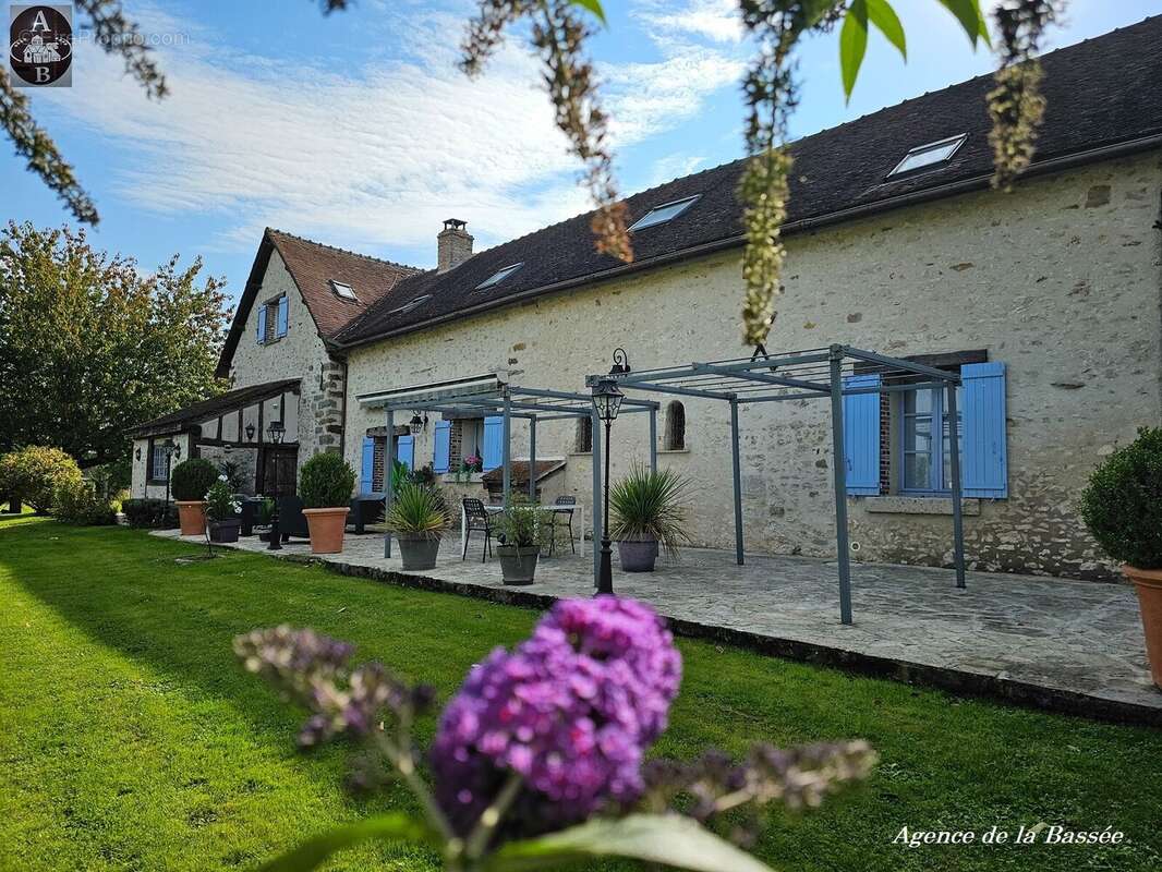Maison 427 m² à Provins  - photo 3