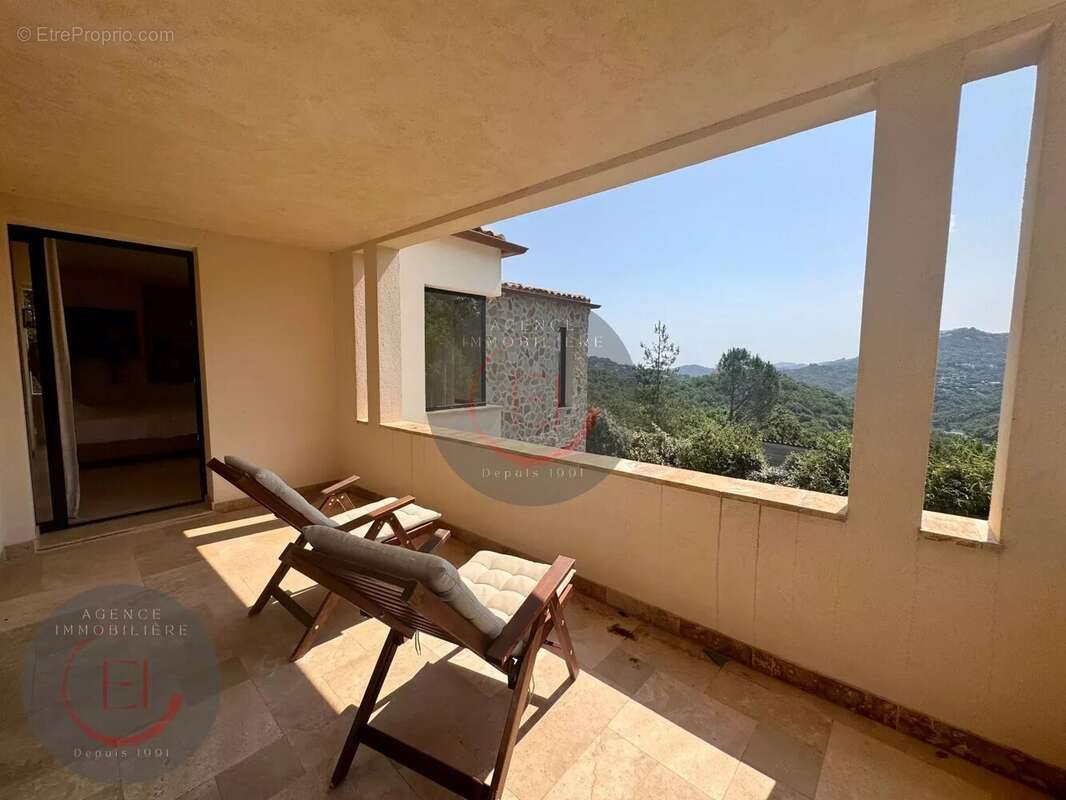 Maison à LES ADRETS-DE-L&#039;ESTEREL