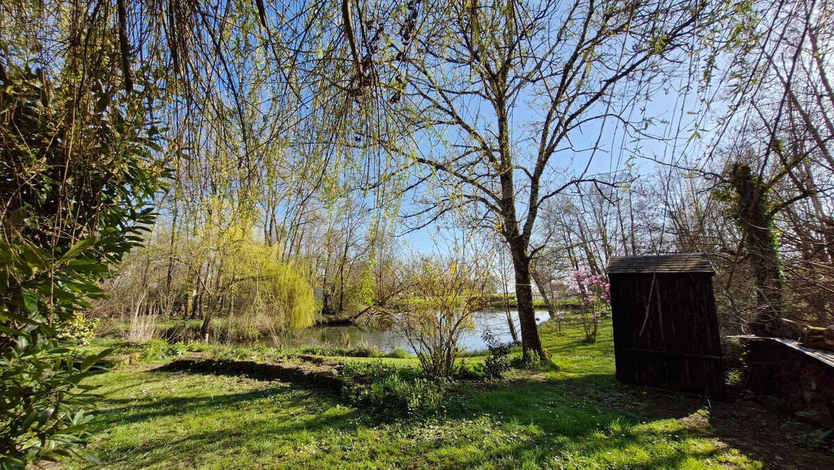 Maison à SAINT-FORT-SUR-GIRONDE