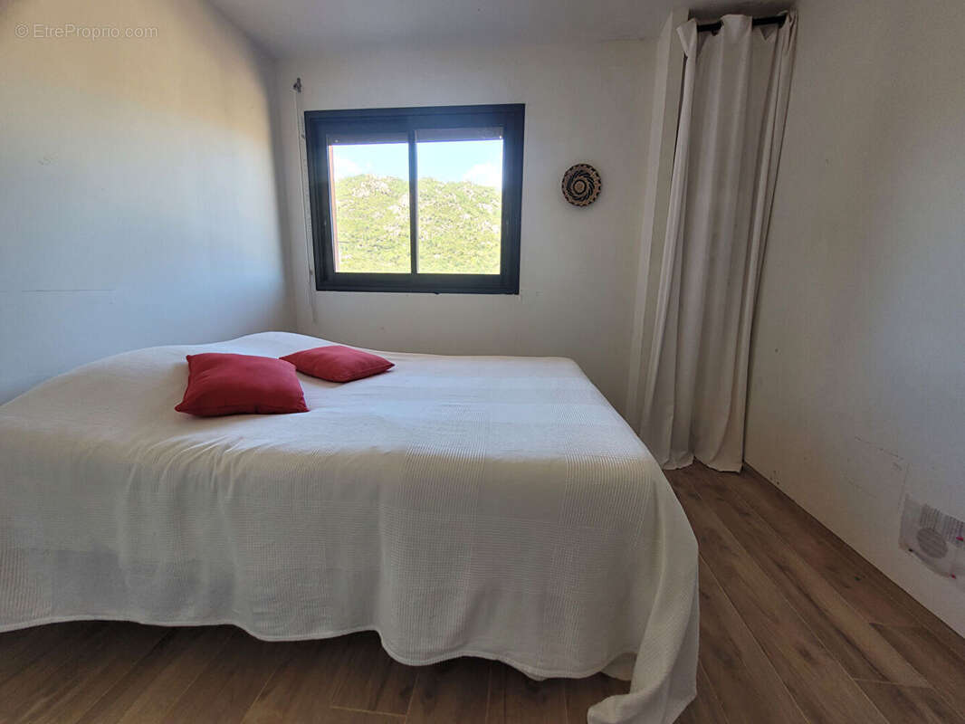 Maison avec piscine, jardin et terrain constructible ? Proximité rivière du Cavu (Sainte-Lucie de Porto-Vecchio - photo 8