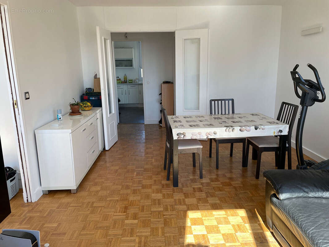 4 pièces en double exposition à Meudon-la-Forêt (92360) , rue de Woluwé Saint Lambert. - photo 16