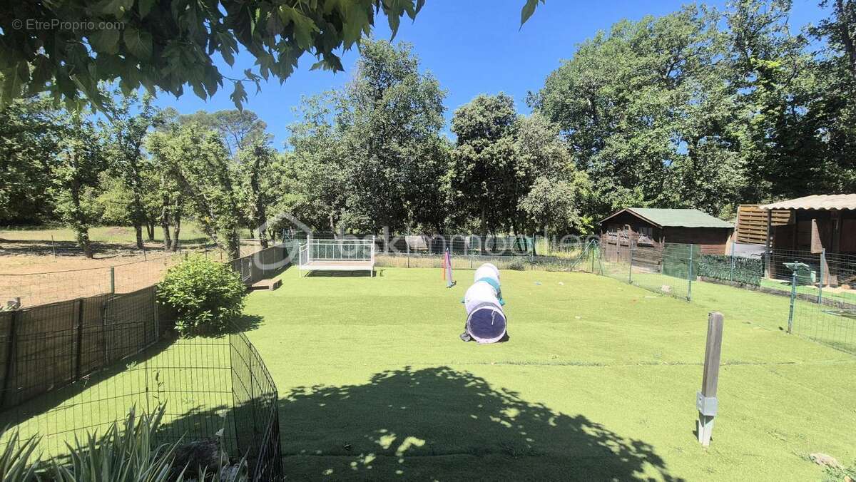 Maison à BESSE-SUR-ISSOLE