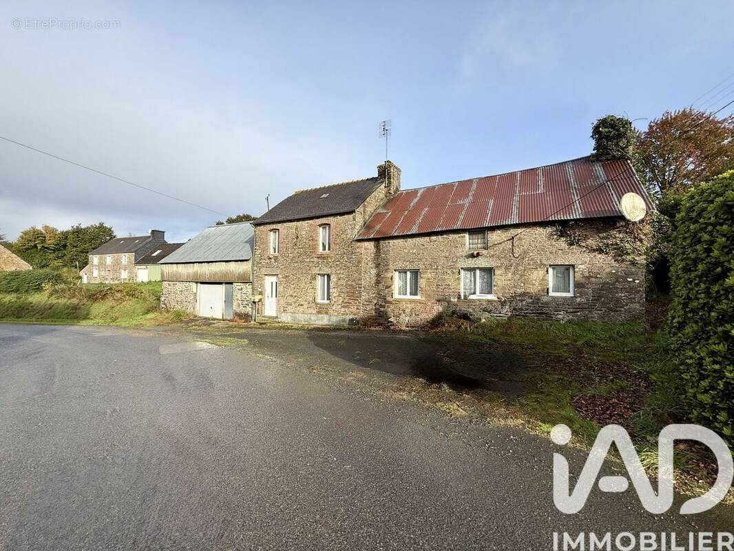 Photo 1 - Maison à PLOUGUENAST