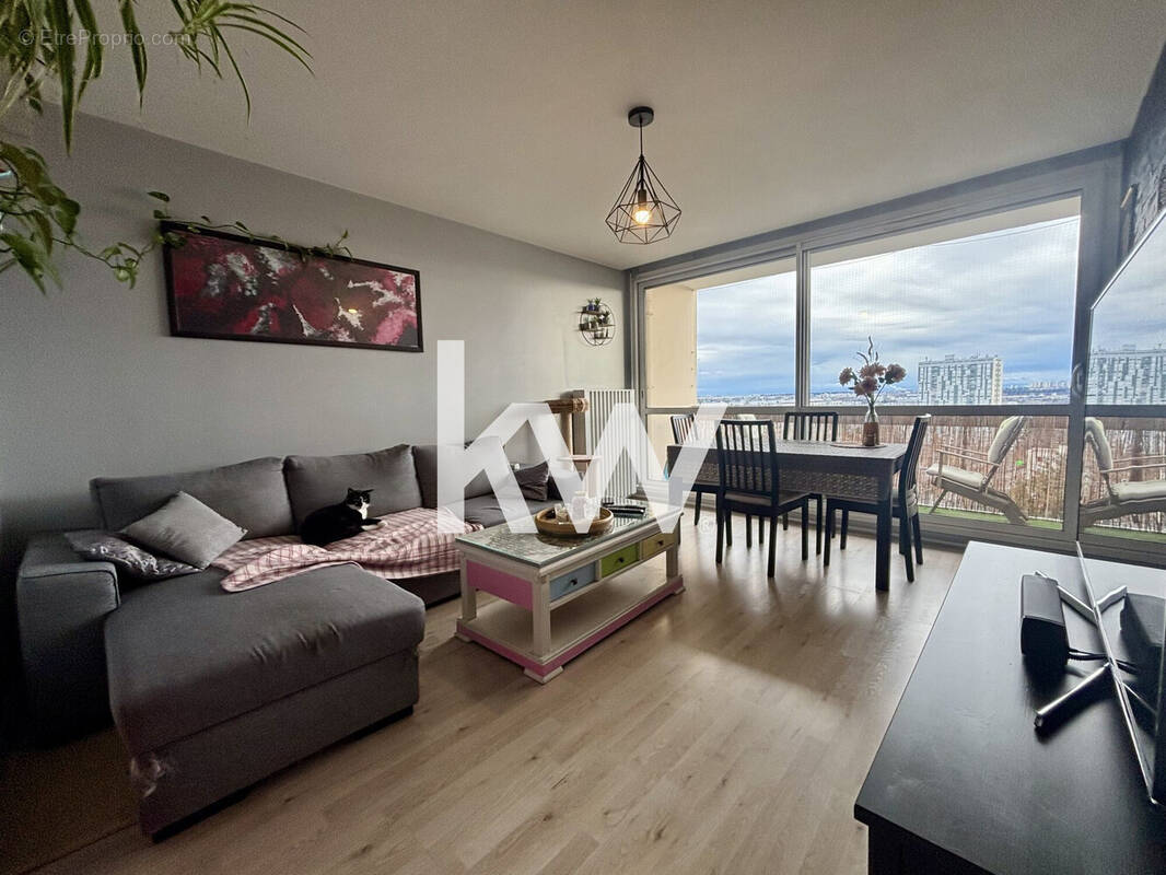 Appartement à SAINT-GENIS-LAVAL