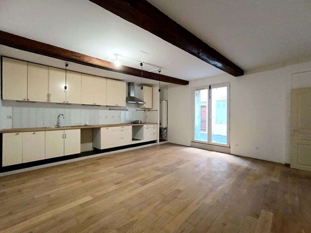 Maison à SAINT-CHAMAS
