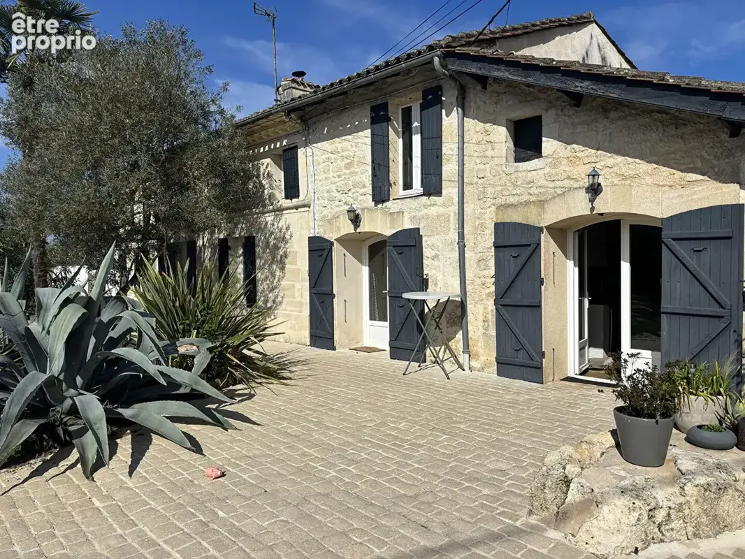 Maison à PRIGNAC-ET-MARCAMPS