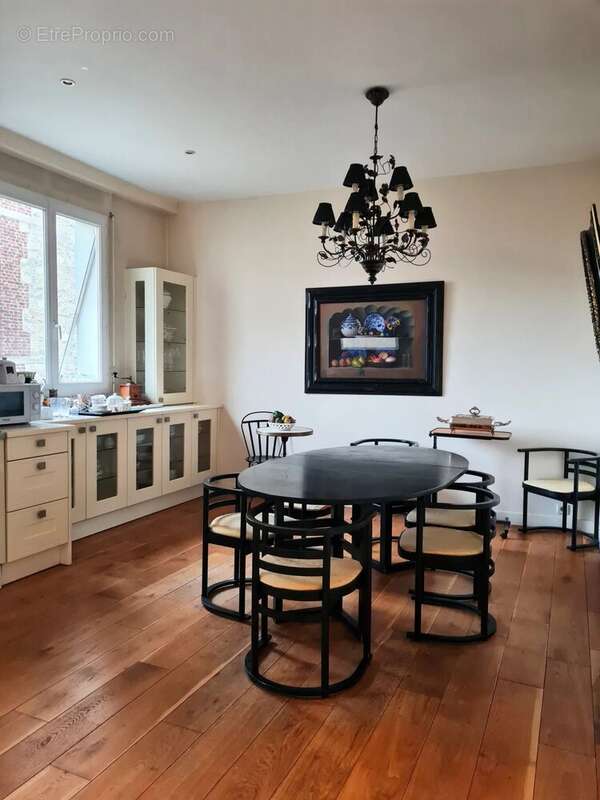 Appartement à NEUILLY-SUR-SEINE