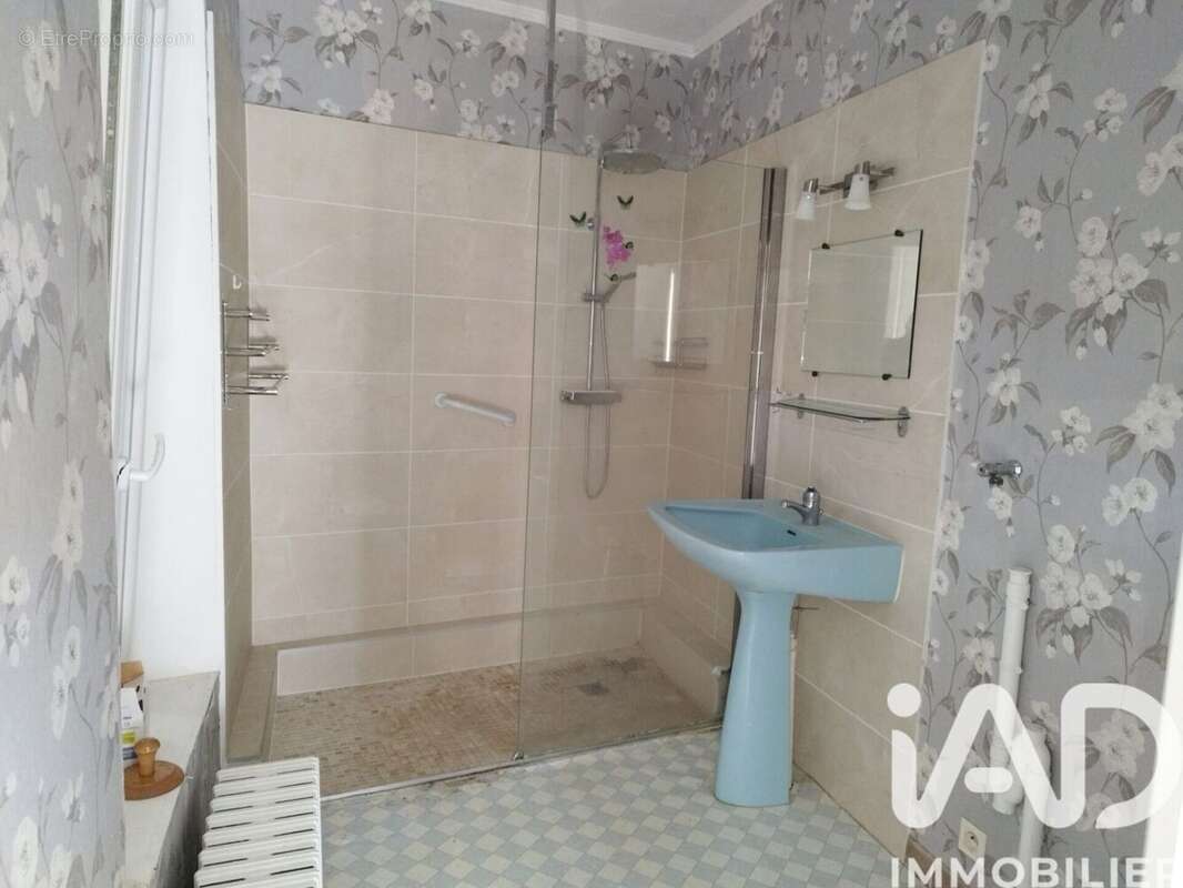 Maison 142 m² à Montceaux-Les-Meaux  - photo 8