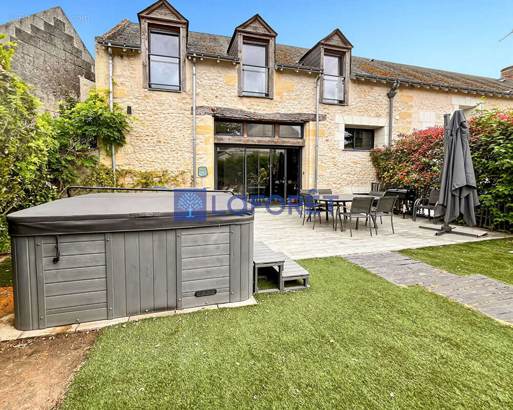 Maison à AZAY-LE-RIDEAU