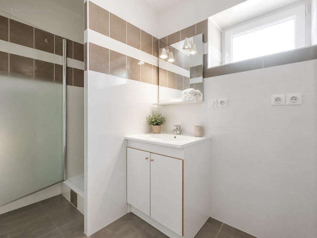 Appartement 3 pièces de 75 m² à Valence - photo 10
