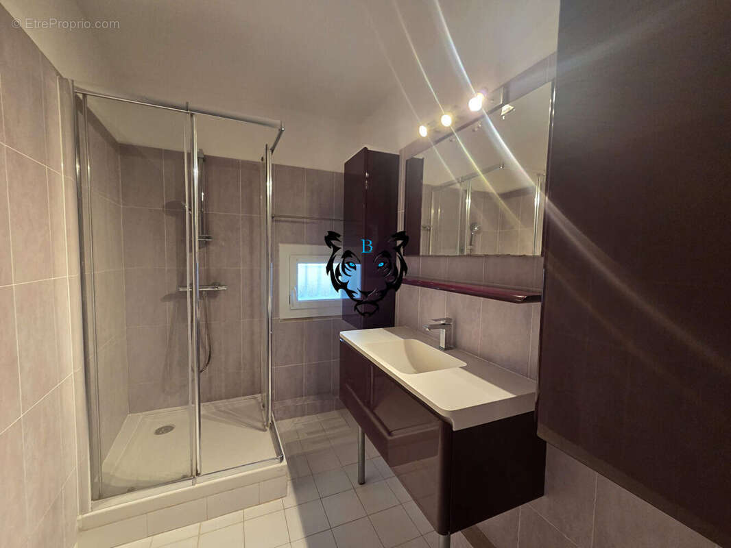 Appartement à LES ISSAMBRES