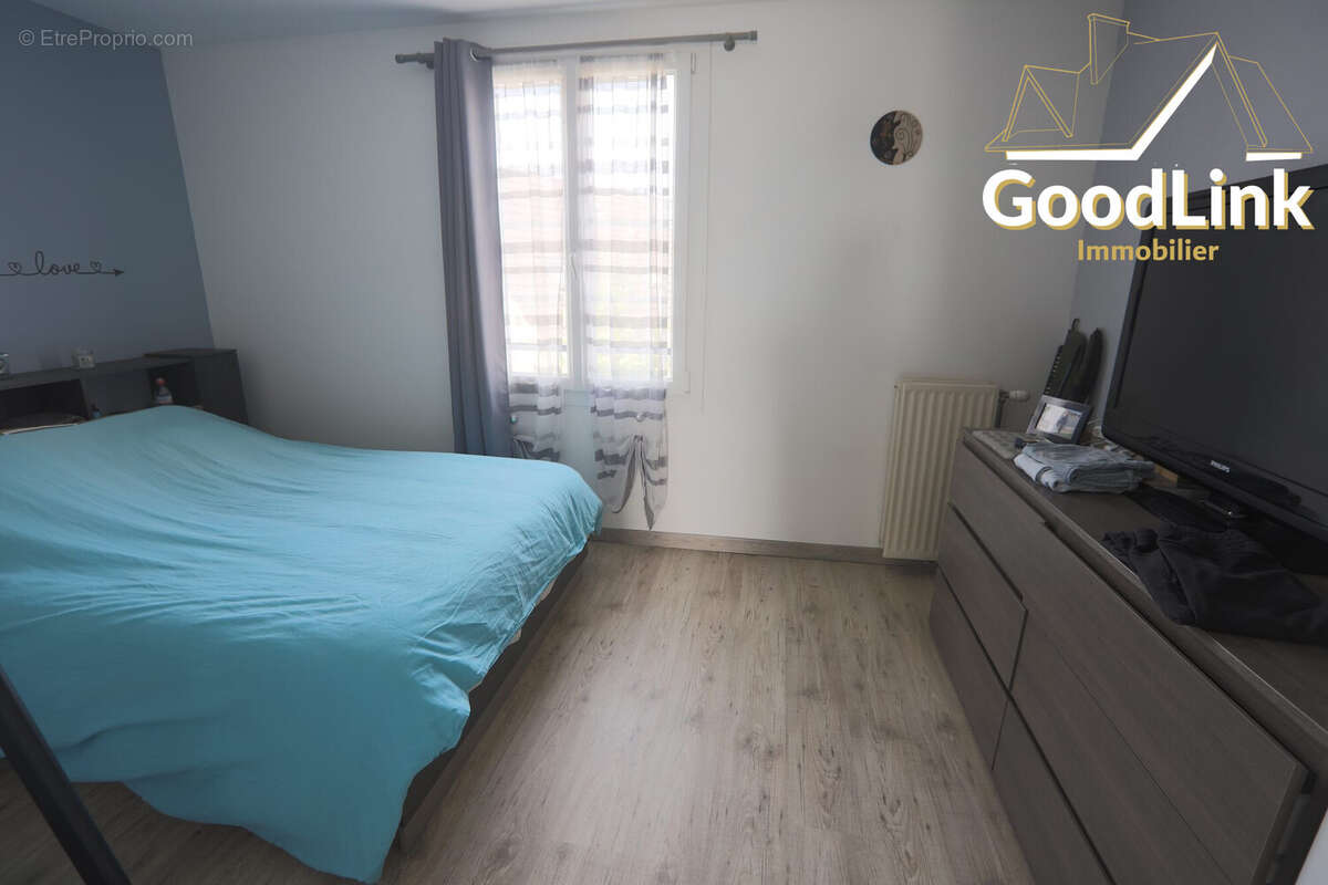 Maison à VERT-SAINT-DENIS