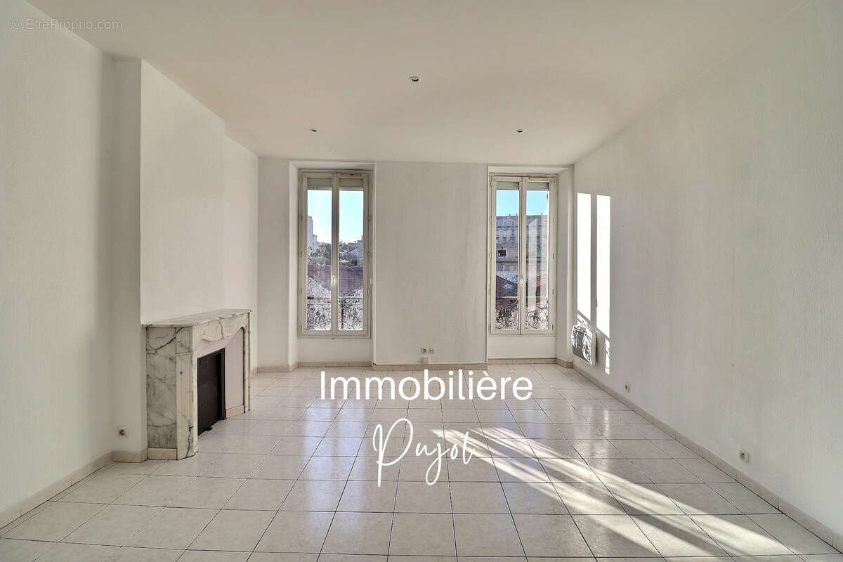 Appartement à MARSEILLE-3E