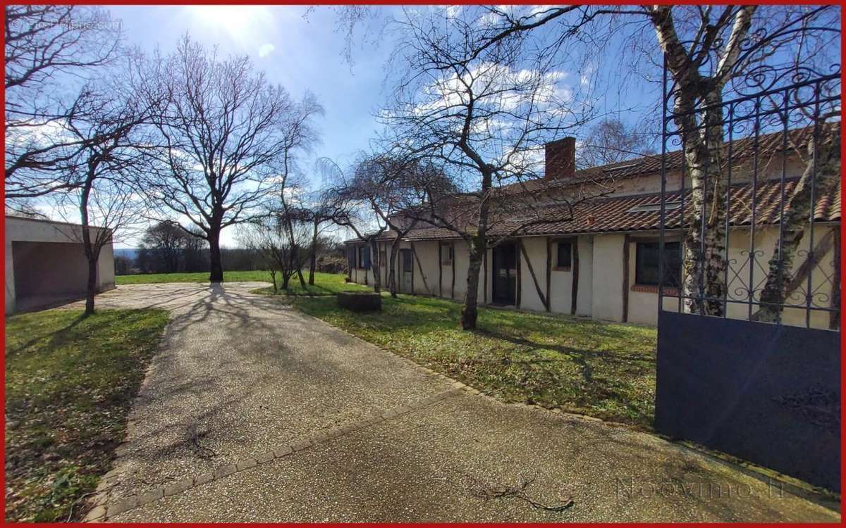 Maison à SAINT-GEORGES-DES-GARDES