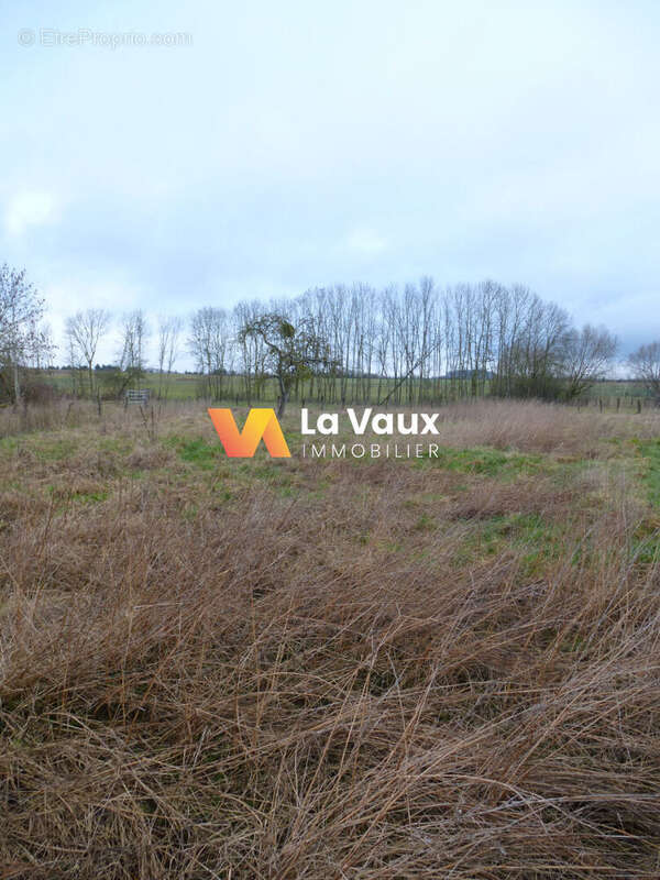 Terrain à VRONCOURT