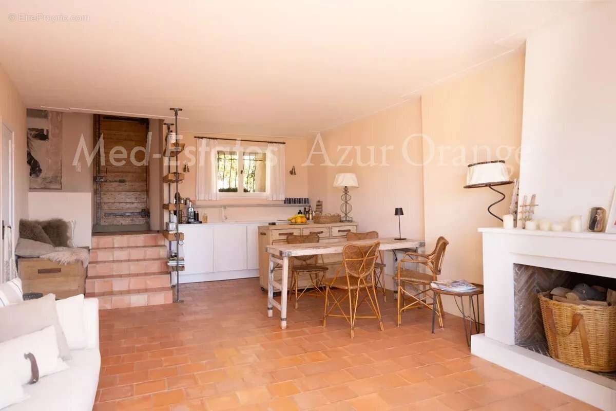 Appartement à GRIMAUD