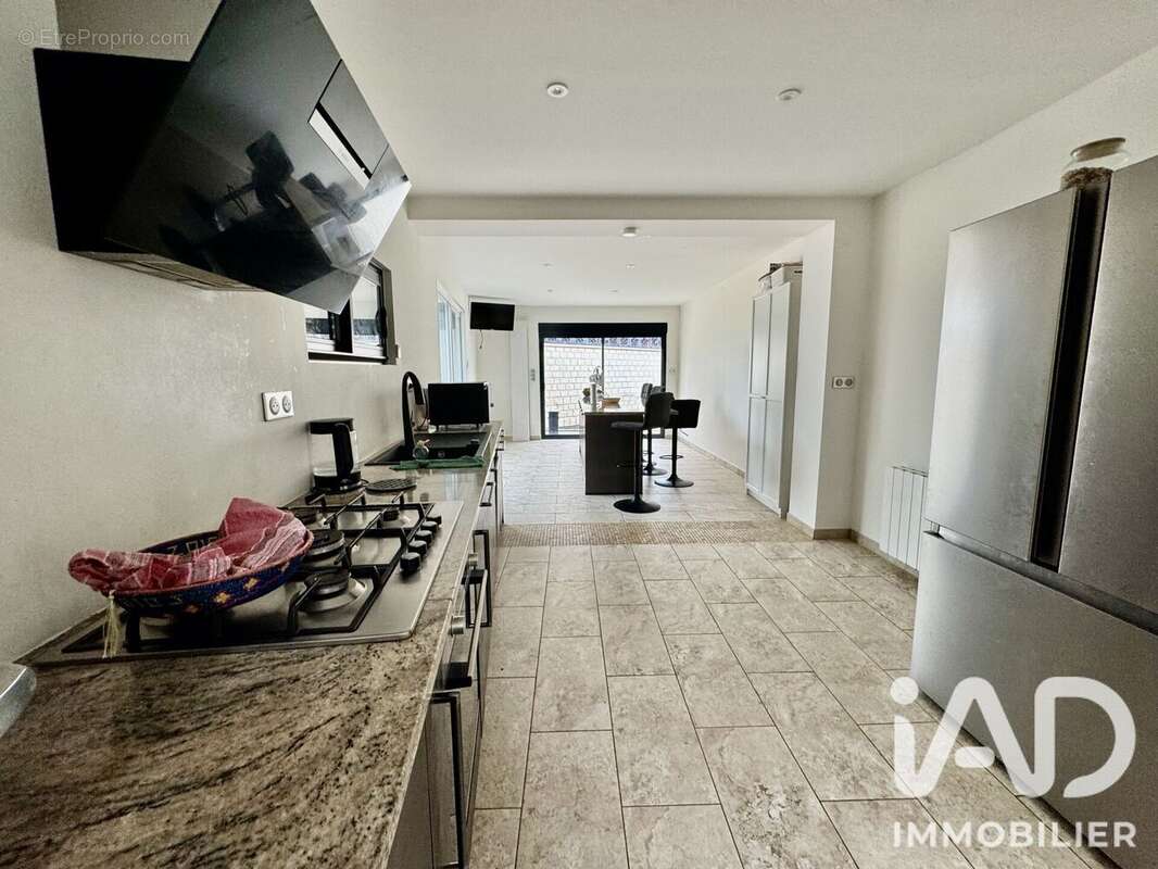 Maison 136 m² à Saint-Yrieix-Sur-Charente  - photo 9