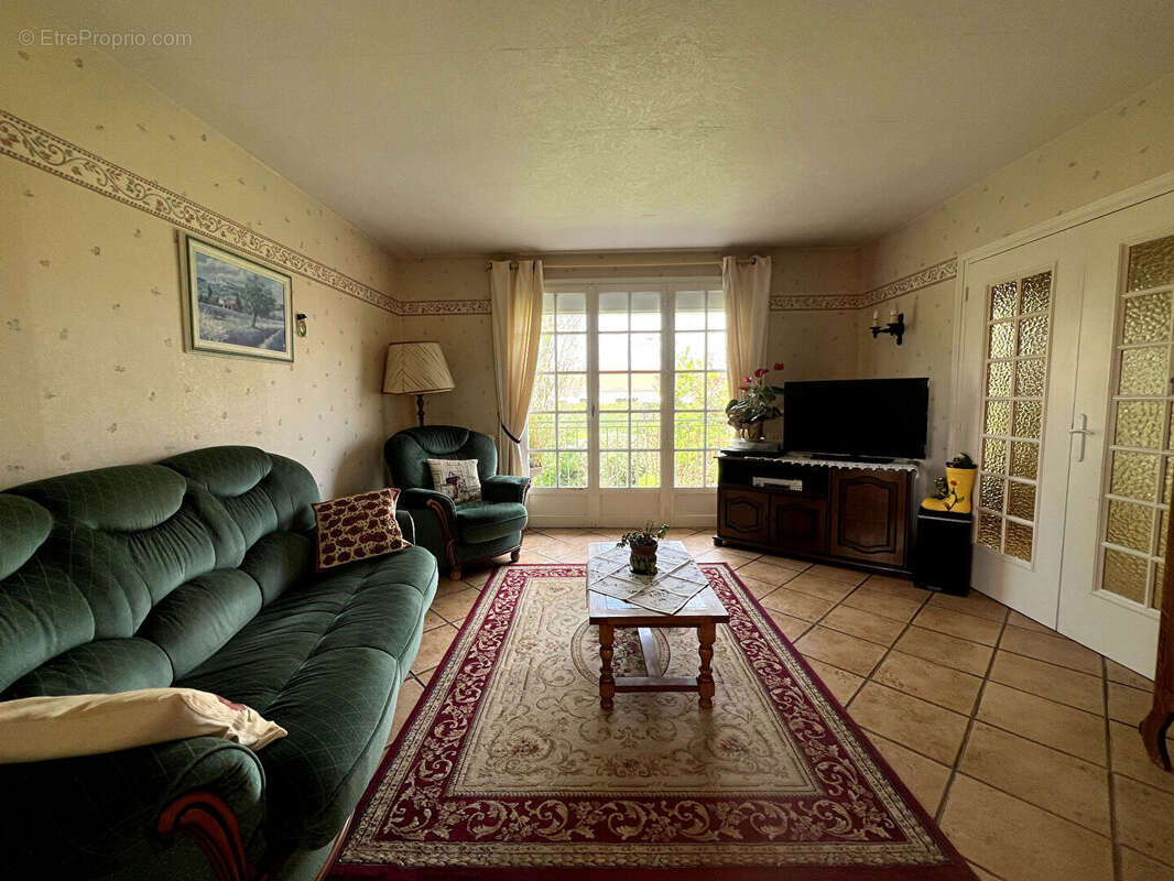 Maison à COMMELLE-VERNAY