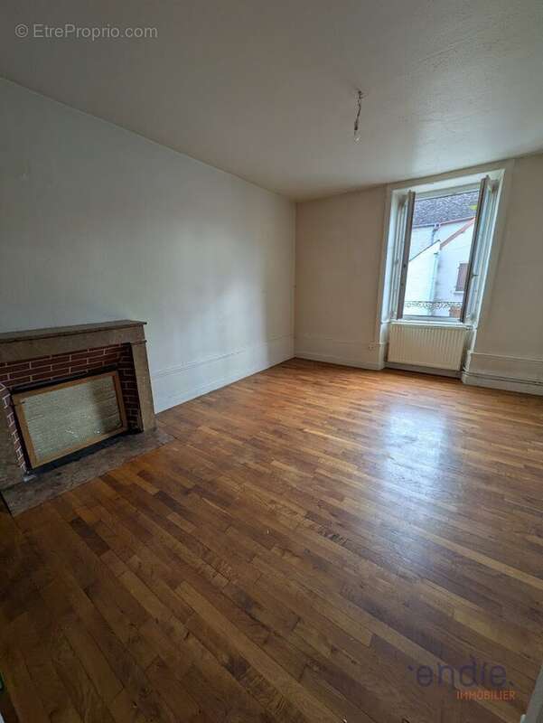 Maison à BUCEY-LES-GY