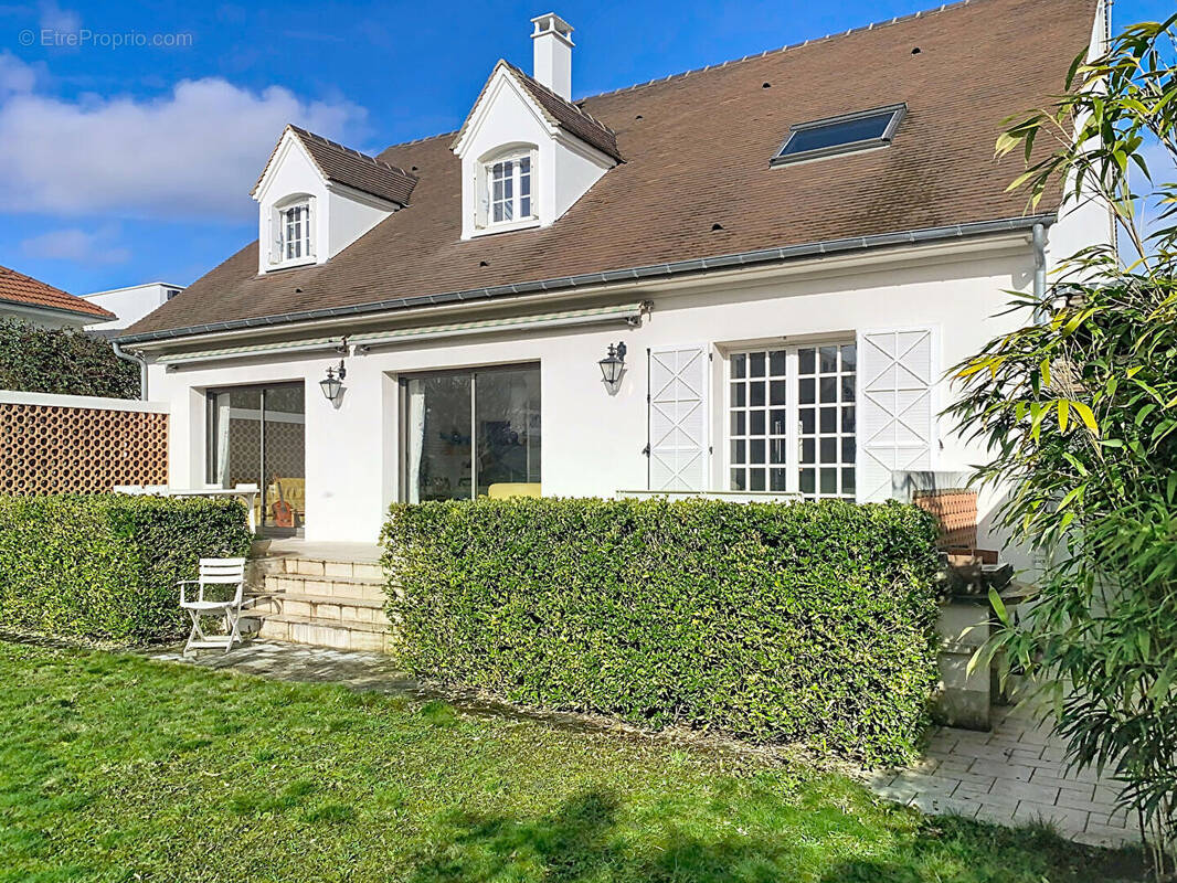 Maison à SAINT-MAUR-DES-FOSSES