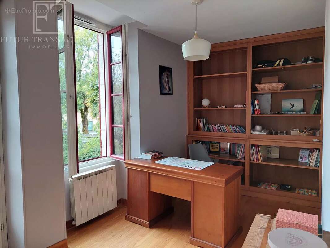 Maison à BOURDEILLES