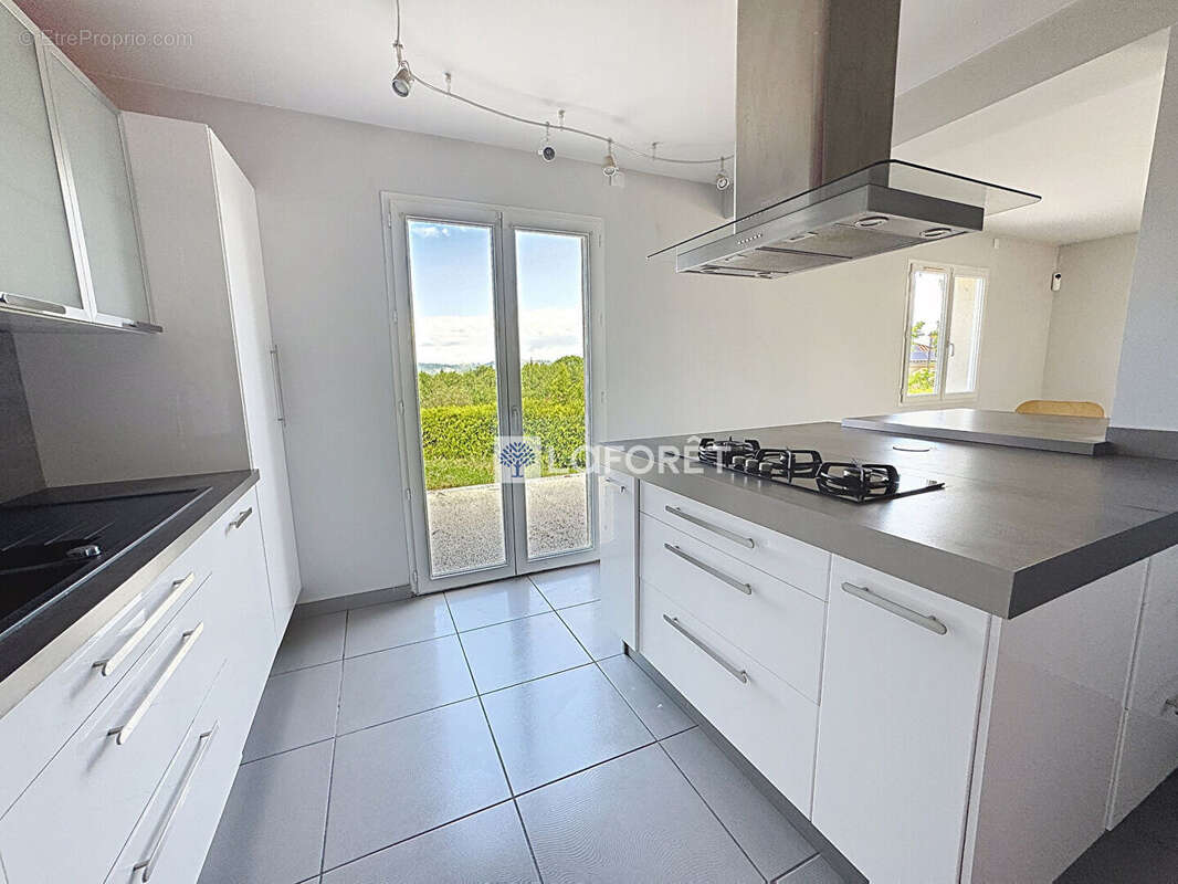 Maison à L'ISLE-D'ABEAU