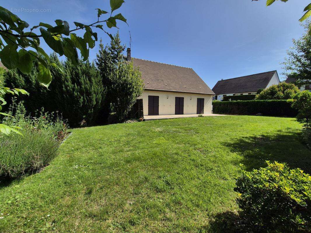 Maison à MERCIN-ET-VAUX