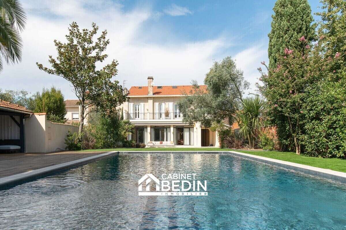 Maison 384 m² à Bordeaux  - photo 2