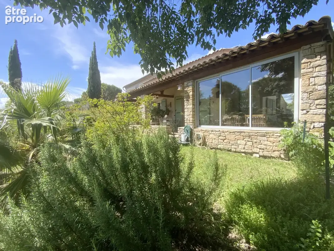 Villa méridionale avec terrain et piscine. - photo 6