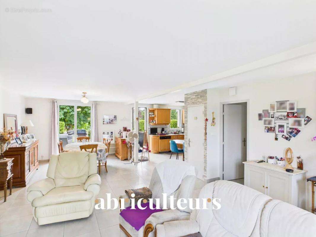 Maison à SAINT-HERBLON