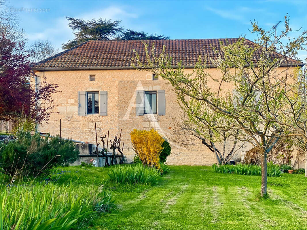 Maison à FLORESSAS