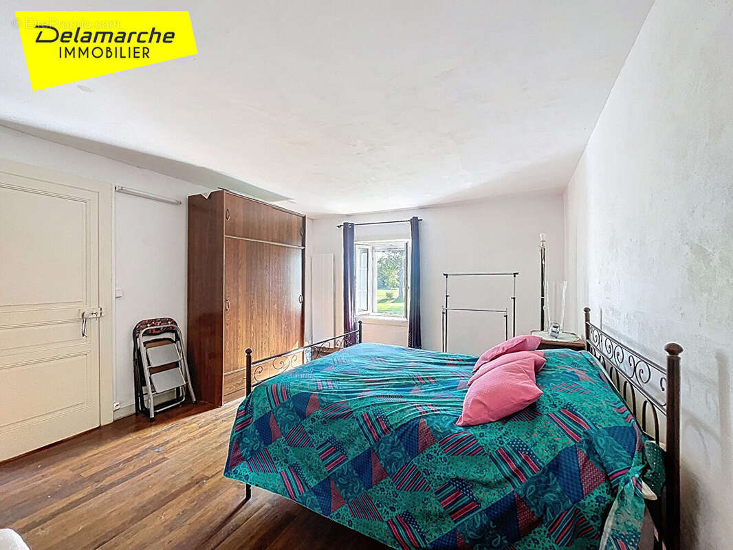 Maison à SAINT-DENIS-LE-VETU