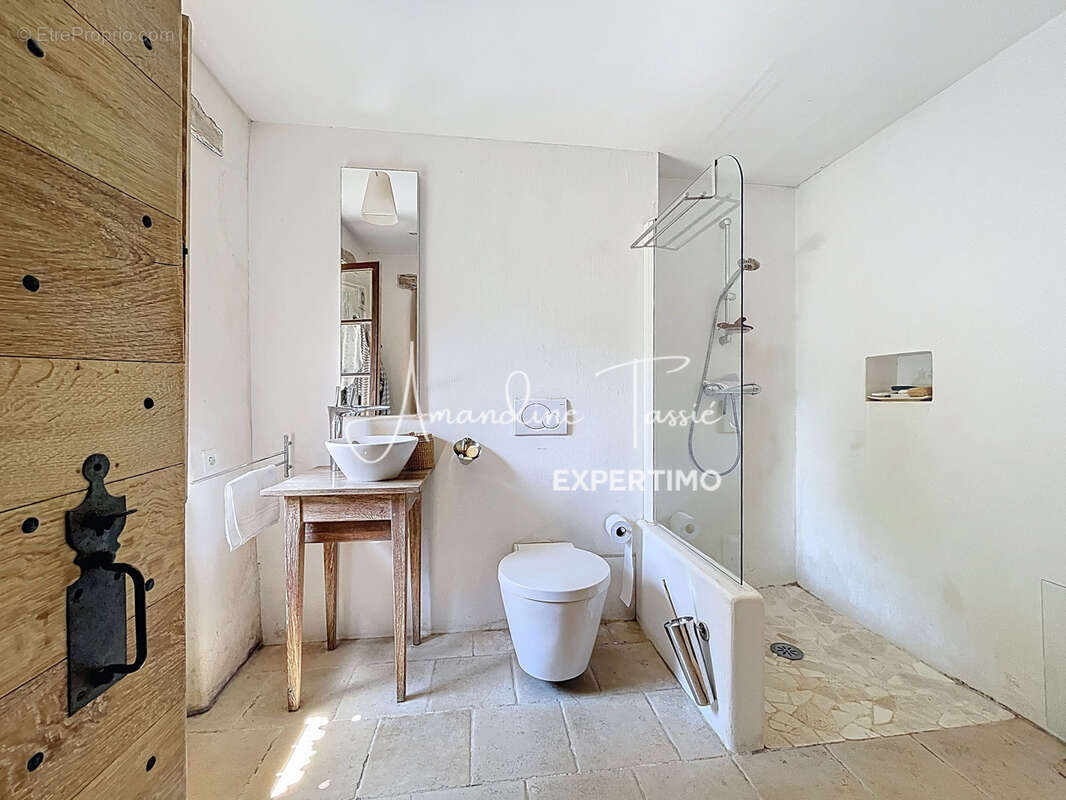 À vendre   Ancien prieuré du XIVe siècle entièrement rénové   Larzac, charme et autonomie - photo 13