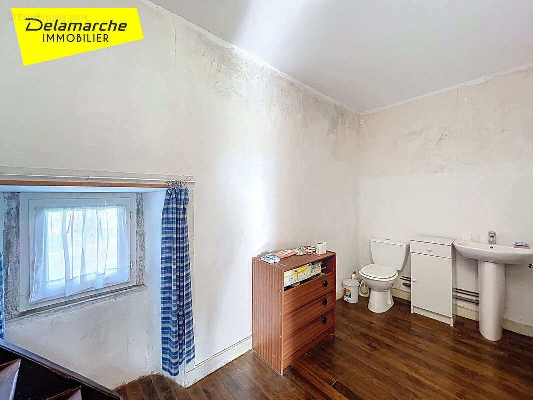 Maison à SAINT-DENIS-LE-VETU