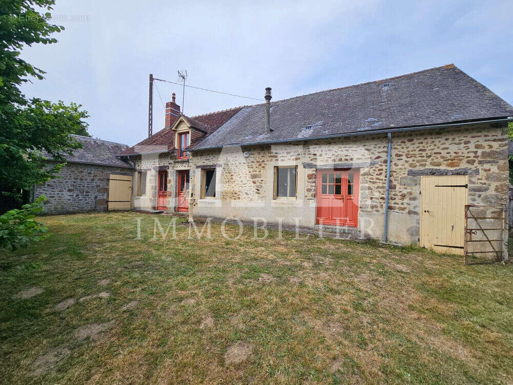 Maison à SAINT-LEONARD-DES-BOIS