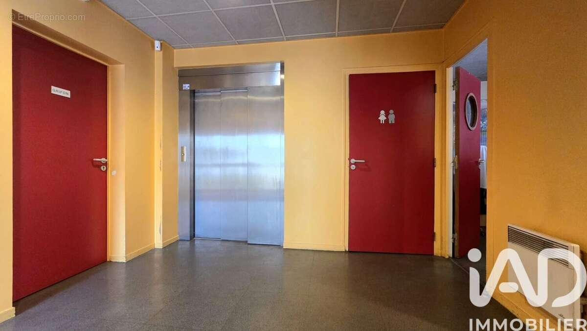 Photo 8 - Commerce à FOSSES