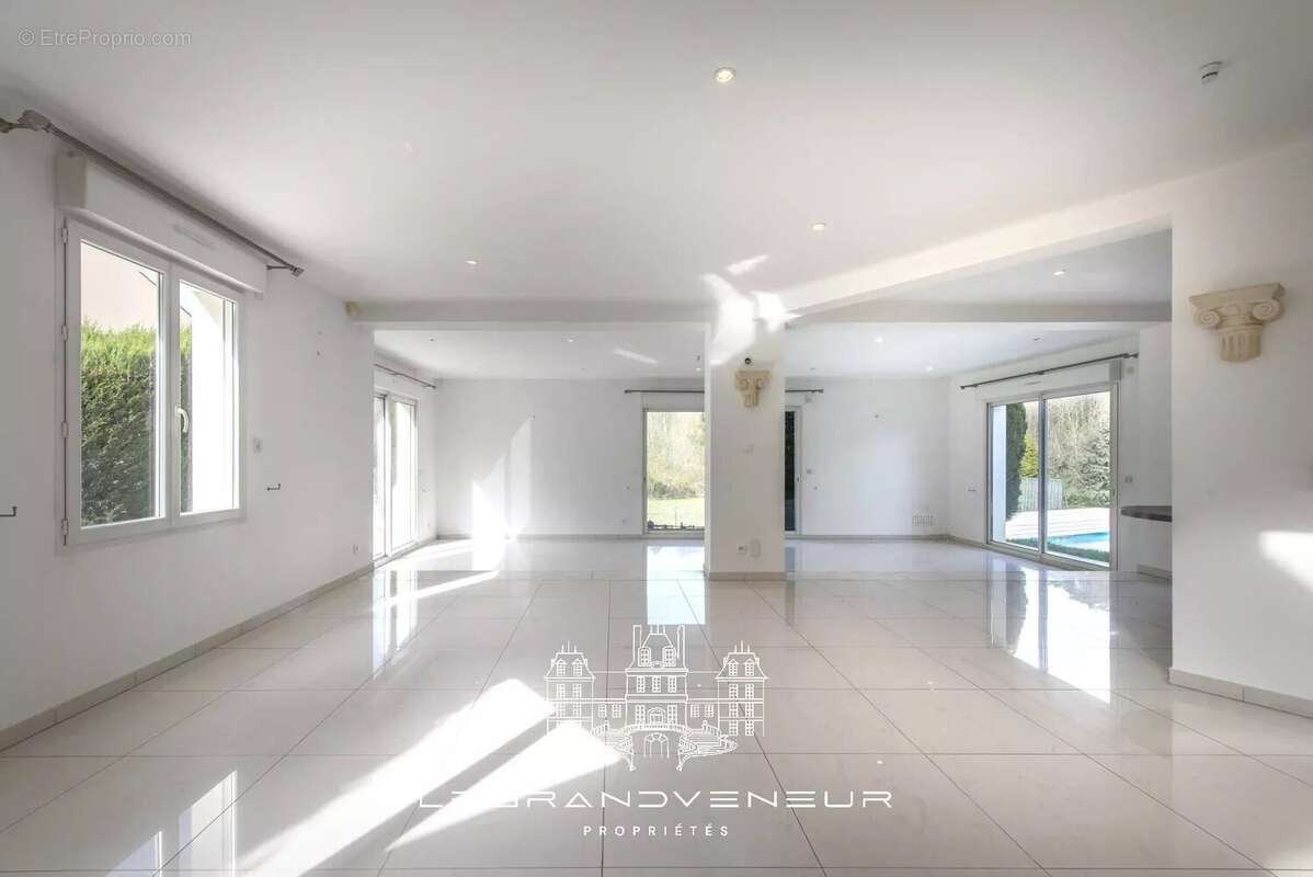 Maison à FONTAINEBLEAU