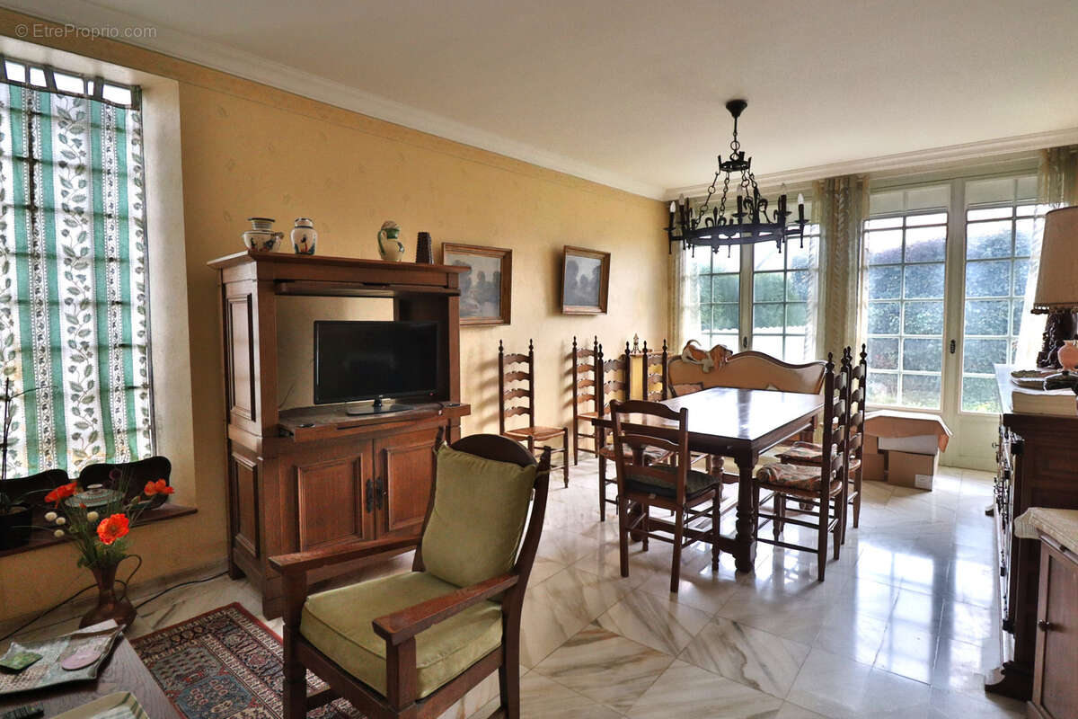 Maison à SAINT-JULIEN-LES-VILLAS