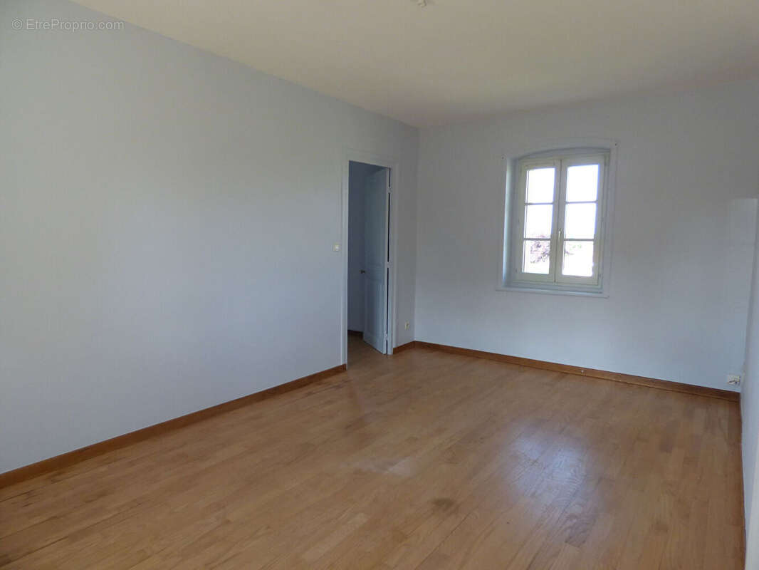 Immeuble Saint Trivier De Courtes 9 pièce(s) 200 m2 - photo 5