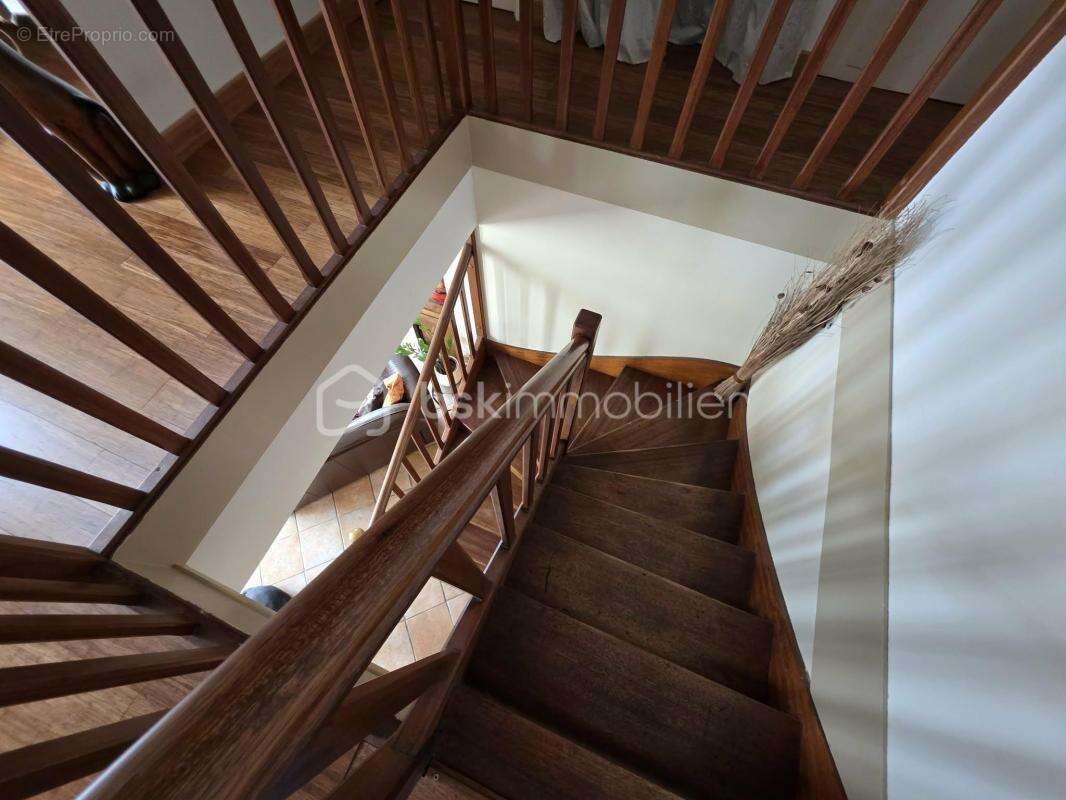 Maison individuelle familiale de 145,62 m² – 5 chambres – Bords de Marne - 2 grands GARAGES - photo 6