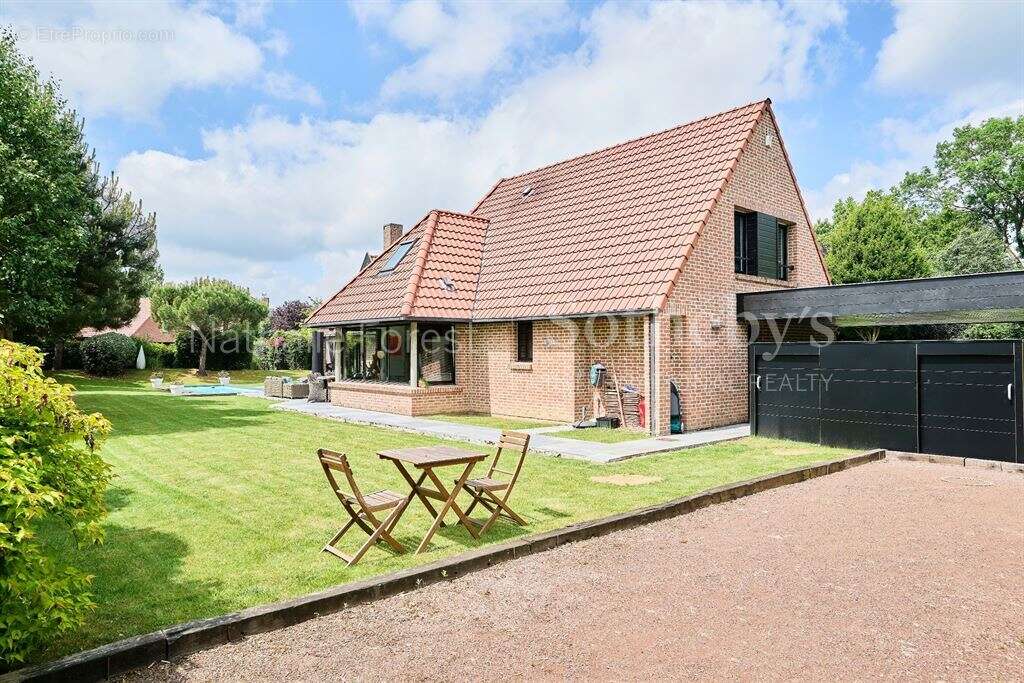 Maison à CAMPHIN-EN-PEVELE