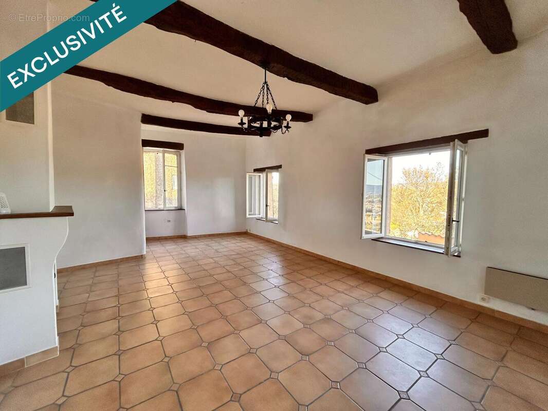 Photo 2 - Maison à REGUSSE