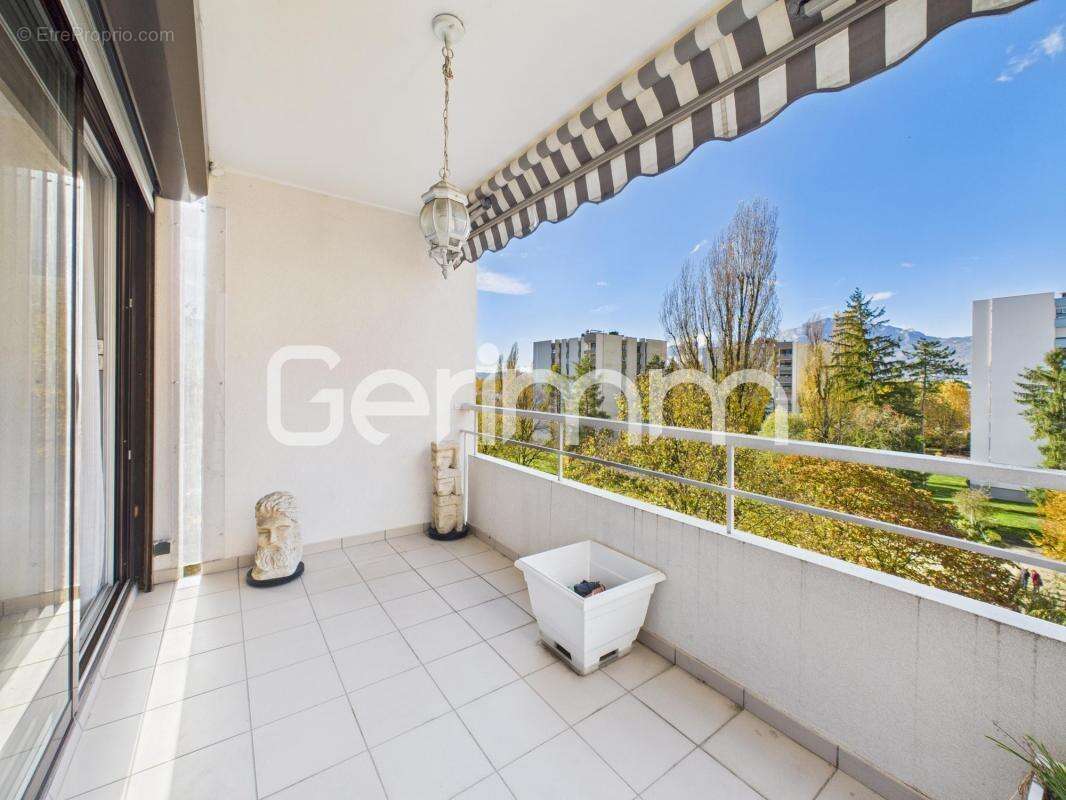 Appartement à MEYLAN