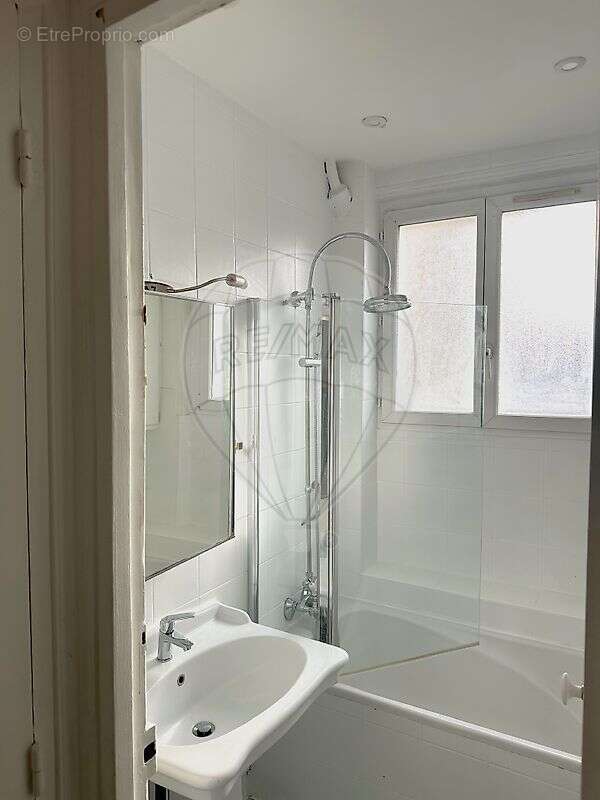 Appartement à PARIS-10E