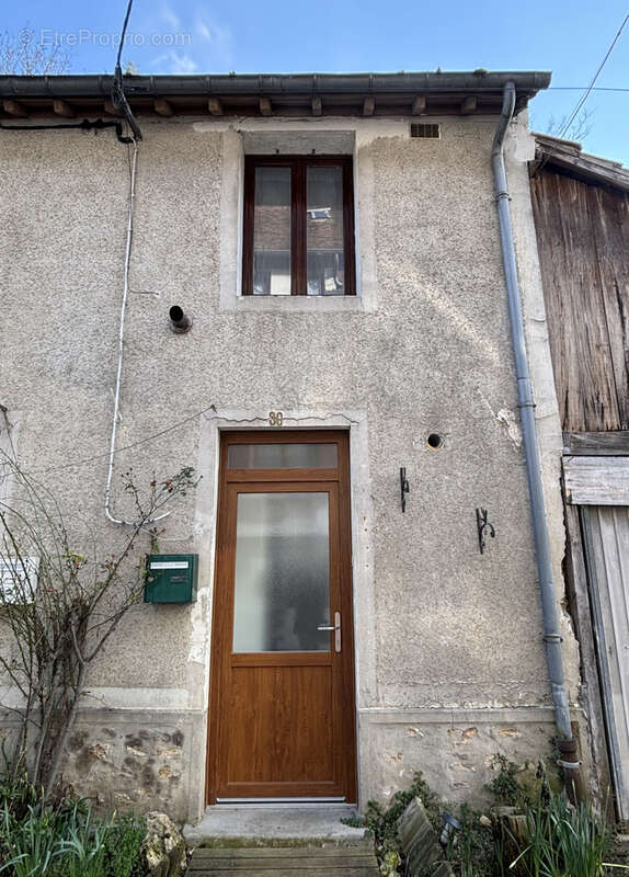 Maison à CRECY-LA-CHAPELLE