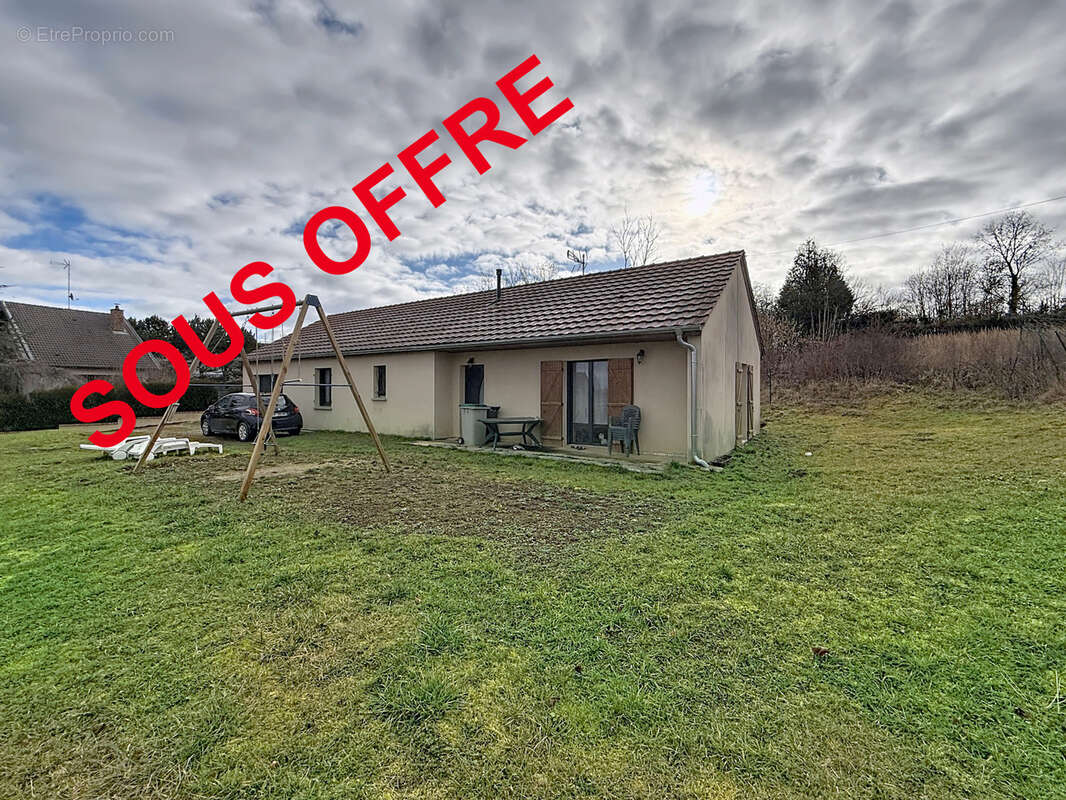 Maison à MIRECOURT