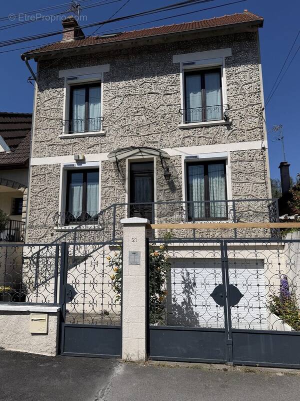 Maison à LE BLANC-MESNIL